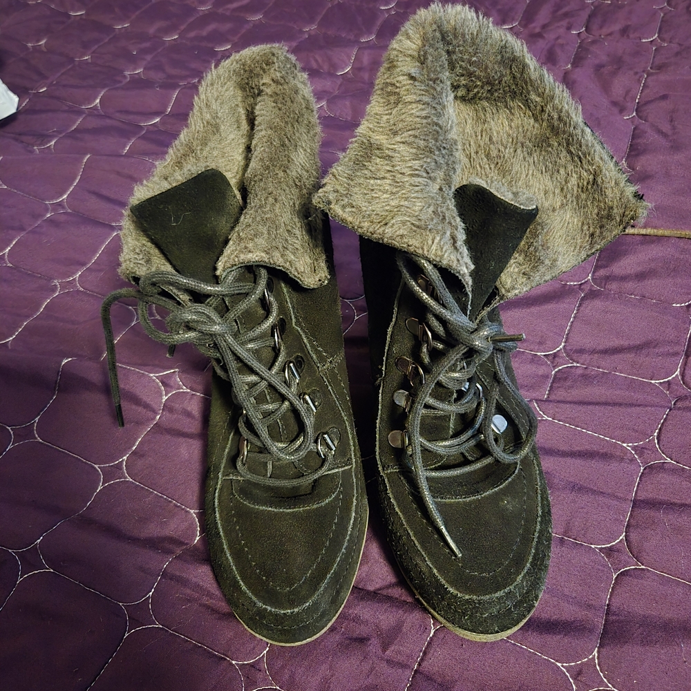 Women's Black Fur-Lined Boots